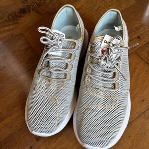 Like New Men’s Camvavsr Fashion Lightweight Running Shoes Tennis and Walking